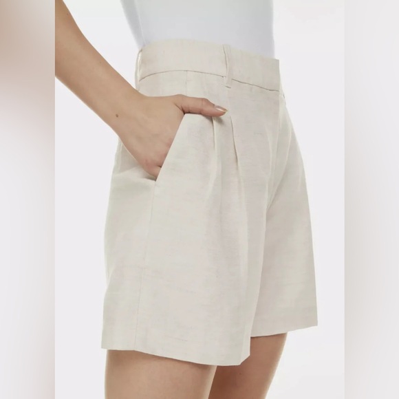 Aritzia Wilfred Natural Ecru Mid-Thigh The Effortless Linen 5" Shorts - Picture 2 of 4